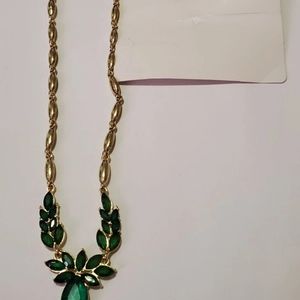Green Earring And Necklace Set